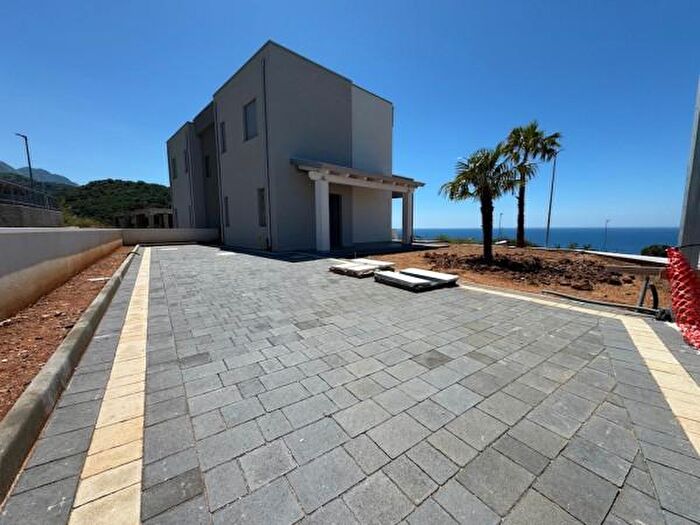 Casa quadrilocale in vendita in Via Panoramica, Diamante