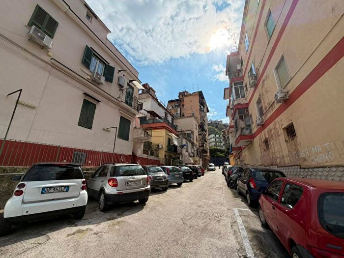 Appartamento bilocale in affitto in Via Brigata Bologna, Fuorigrotta, Napoli