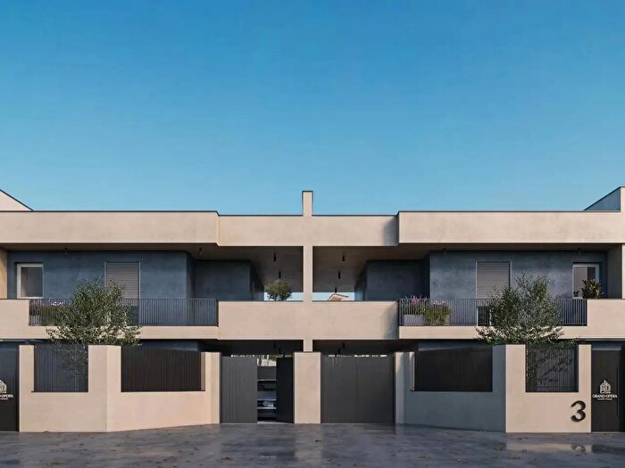 Casa quadrilocale in vendita in Via Guido De Ruggiero Snc, Brusciano