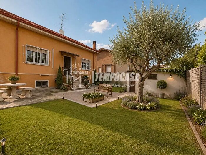 Appartamento trilocale in vendita in Via San Marco, Cesano Maderno