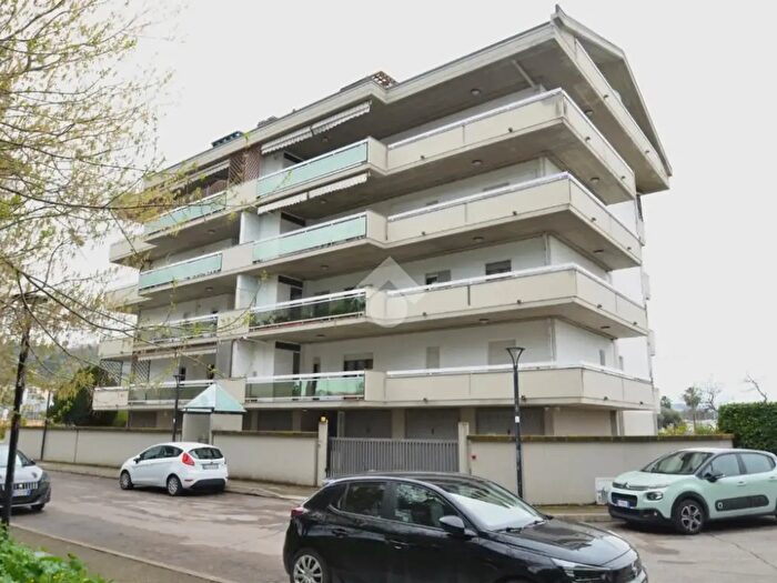 Appartamento trilocale in vendita in Via Sava, Montesilvano