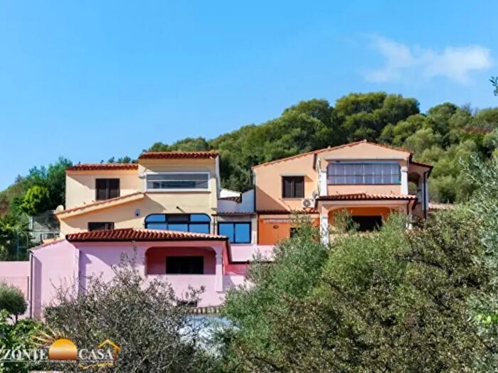 Appartamento trilocale in vendita in Via Majorama, Budoni