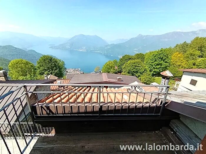 Casa con 7 locali in vendita in Località Camaggiore, Bellano