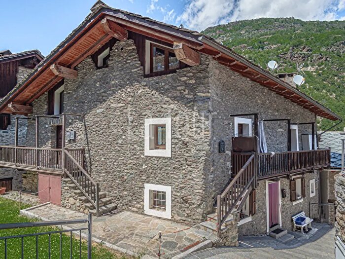 Appartamento con 5 locali in vendita in Frazione Runaz, Avise