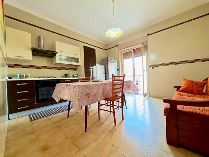 Appartamento trilocale in vendita in Viale delle Medaglie d'Oro, Catania