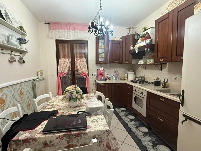 Casa con 6 locali in vendita in Via Tommaso Carfora, Acerra