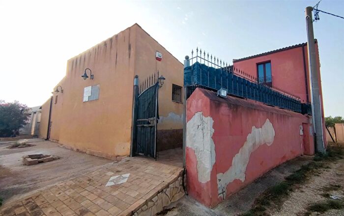 Casa con 5 locali in vendita in Via Vassallo Snc Sciacca, Sciacca