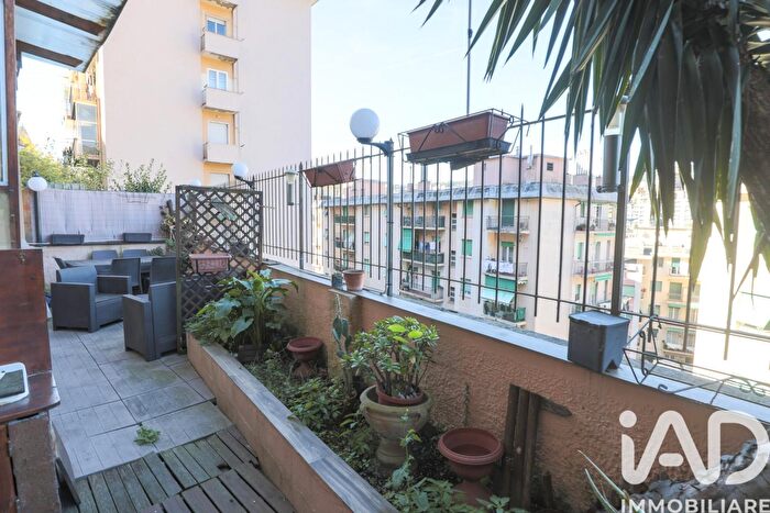 Appartamento trilocale in vendita in Via Carmelo Onorato, Genova