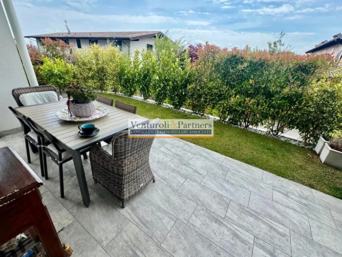 Appartamento quadrilocale in vendita in Via dei Prati, Polpenazze