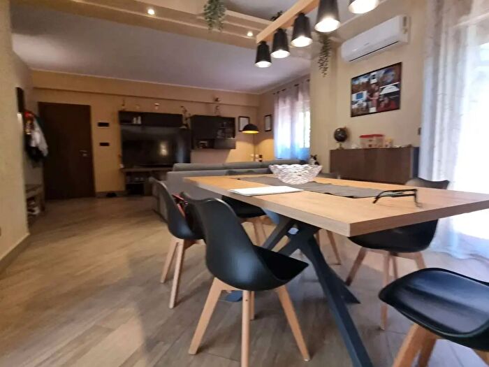 Appartamento con 7 locali in vendita in Via Gravina, Mascalucia