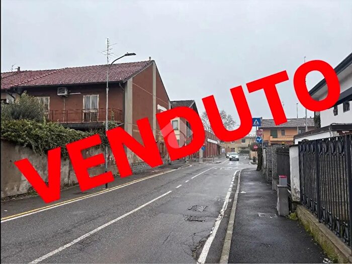 Appartamento trilocale in vendita in Via Pogliano, Lainate