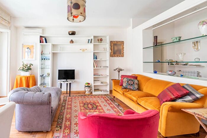 Appartamento trilocale in vendita in Via Cassia, Roma