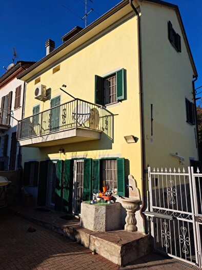Casa con 5 locali in vendita in Via Portanova, Castelletto Monferrato