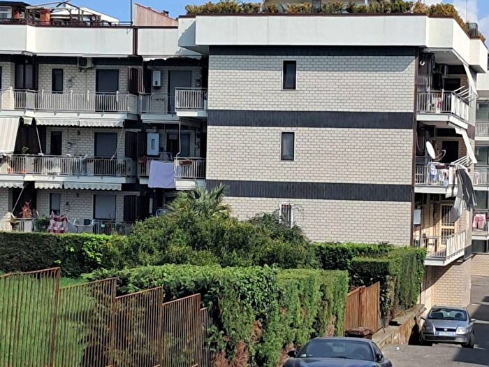 Appartamento trilocale in affitto in Via Consolare Campana, Quarto