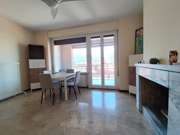 Appartamento trilocale in affitto in Via Roma, Sarnico