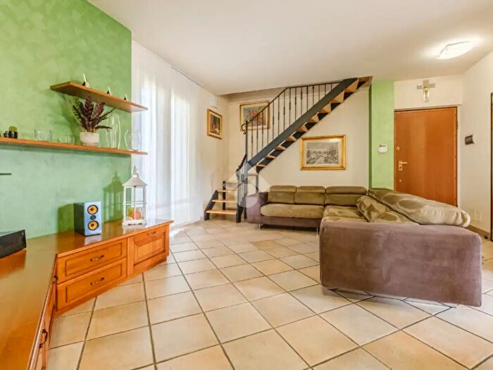 Appartamento con 5 locali in vendita in Viale Lombardia, Torre Boldone