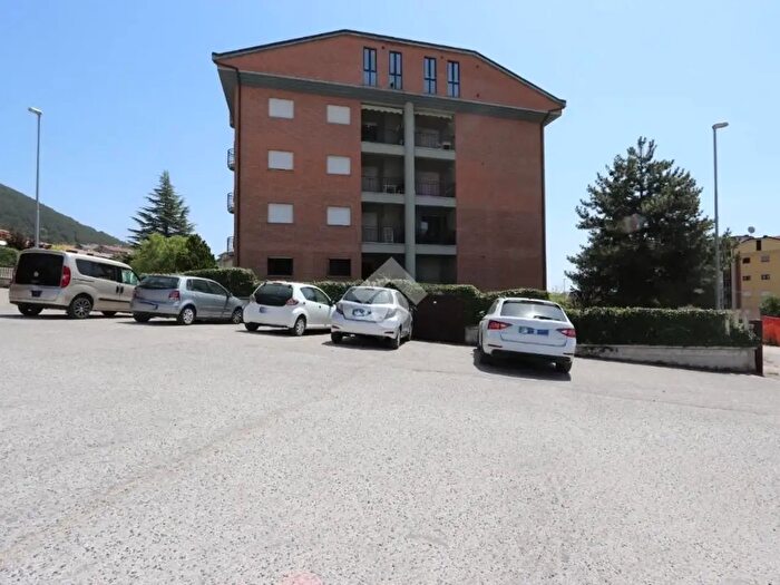Appartamento trilocale in affitto in Via Giovanni Pascoli, L'Aquila