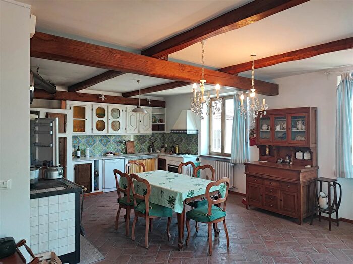 Casa con 6 locali in vendita in Novi Via Verdi Arquata Scrivia Tortona Lcitalia, Cabella Ligure