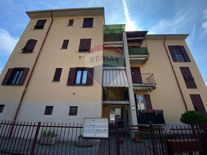 Appartamento trilocale in vendita in Via Grossi, Linarolo