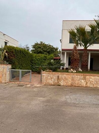 Casa con 7 locali in vendita in Carovigno