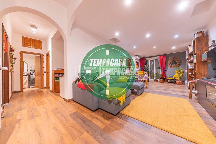 Appartamento quadrilocale in vendita in Via Greve, Roma