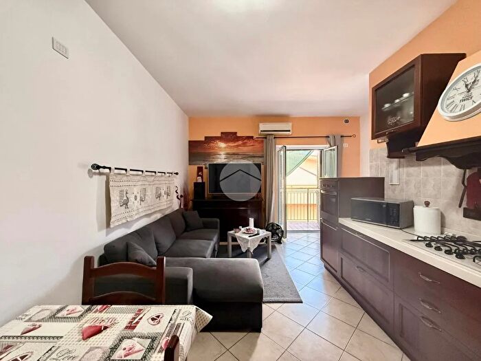 Appartamento trilocale in vendita in Via Pratolungo Casilino, Roma