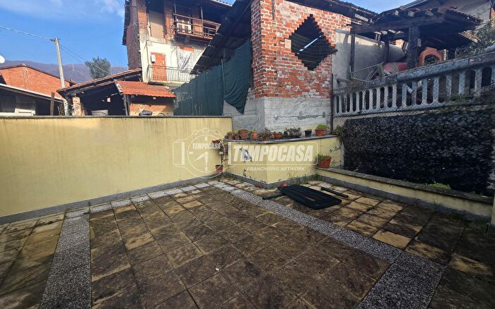 Casa quadrilocale in affitto in Strada Vallossera, Rocca Canavese