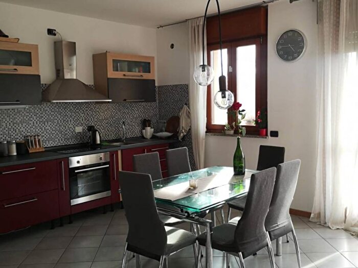 Appartamento bilocale in affitto in Via Salvo DAcquisto, Centro, Cesano Boscone