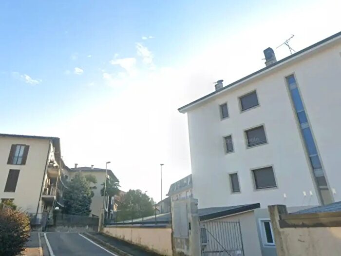 Appartamento bilocale in affitto in Piazzale Balzarini, Sesto Calende