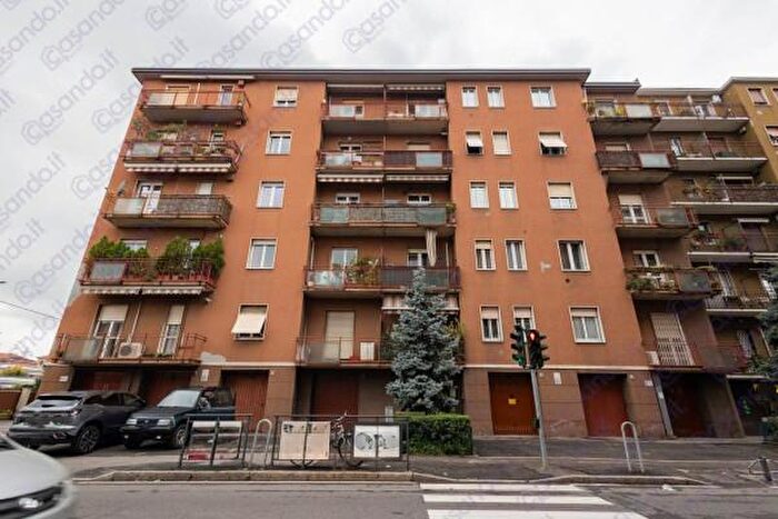 Appartamento trilocale in vendita in Via San Rocco, Monza