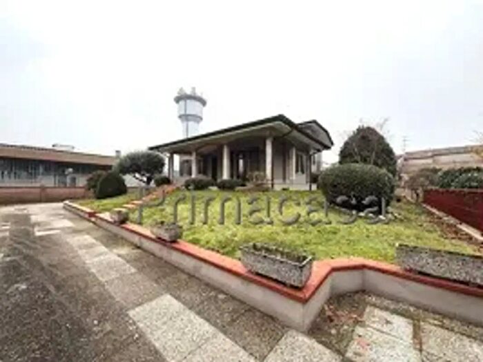 Casa con 7 locali in vendita in Corso della Vittoria, Legnago