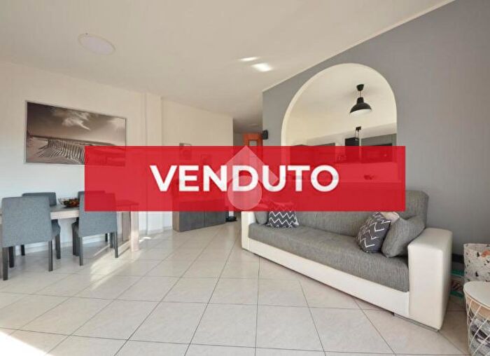 Appartamento trilocale in vendita in Via a Manzoni, Cambiago