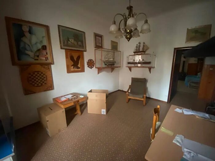 Casa con 8 locali in vendita in Vecchiano