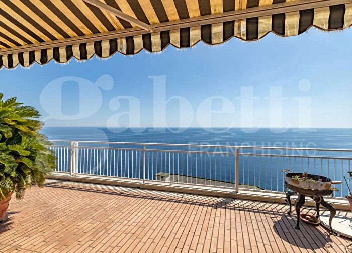 Appartamento con 5 locali in vendita in Via Aurelia, Ospedaletti