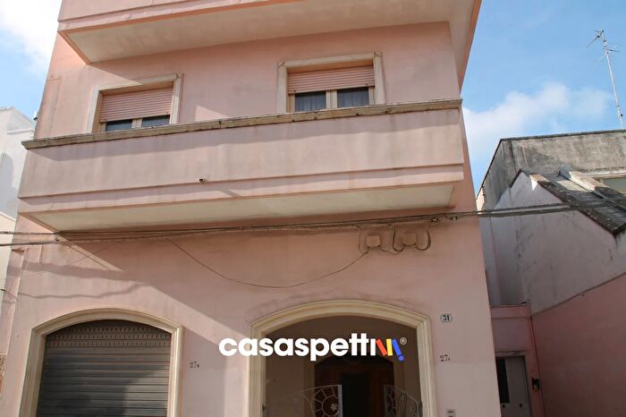 Casa con 5 locali in vendita in Via Cesare Battisti, Novoli