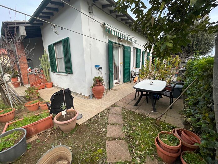 Casa quadrilocale in vendita in Rosignano Marittimo