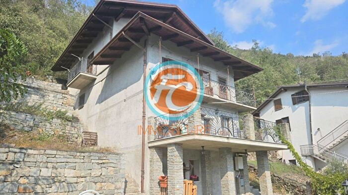 Casa con 6 locali in vendita in Frazione Gaudietti, San Didero