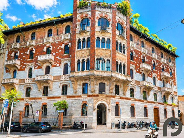 Appartamento trilocale in affitto in Via Francesco Sforza, Guastalla, Milano
