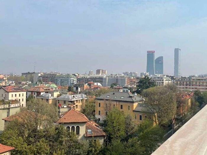 Appartamento trilocale in affitto in via CORREGGIO, De Angeli, Milano