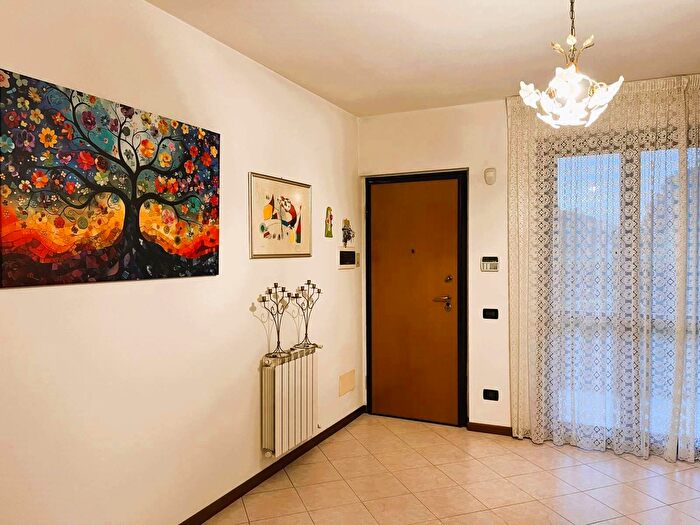 Appartamento quadrilocale in vendita in Via Mazzini, Viareggio