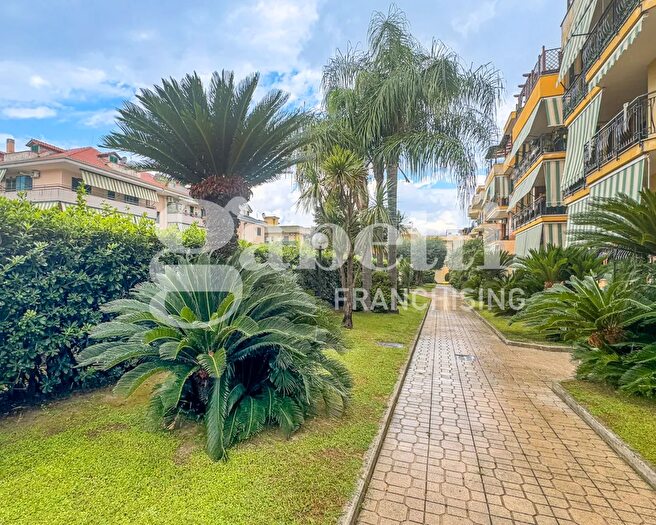 Appartamento trilocale in vendita in Via Antica Giardini, Giugliano In Campania