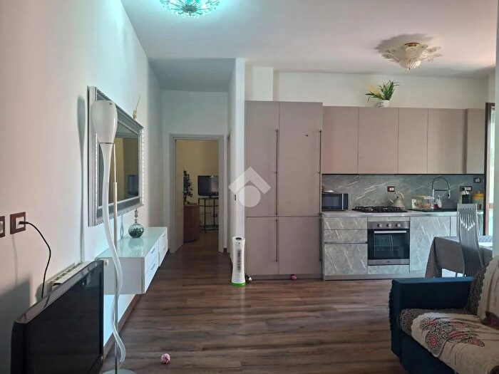 Appartamento trilocale in vendita in Via Costacavalli, Savona