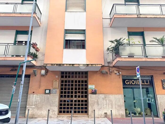 Appartamento con 6 locali in vendita in Via Venero, Monreale