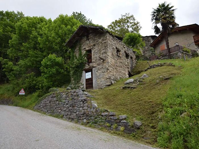 Casa quadrilocale in vendita in Via Motto, Gordona