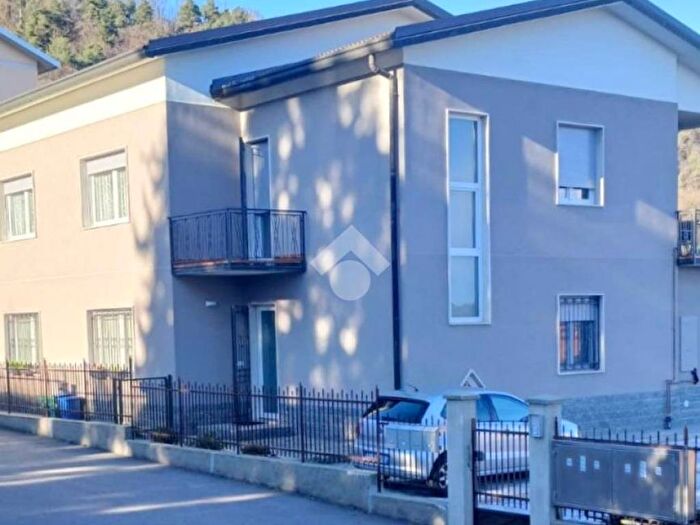 Appartamento bilocale in affitto in Via Monte Prato, Uggiate Trevano, Uggiate con Ronago