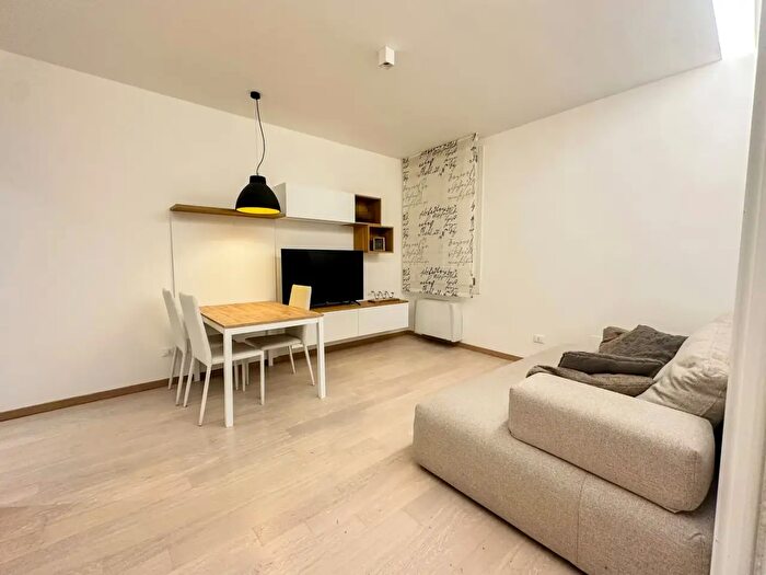 Appartamento trilocale in affitto in Via Goito, Bologna