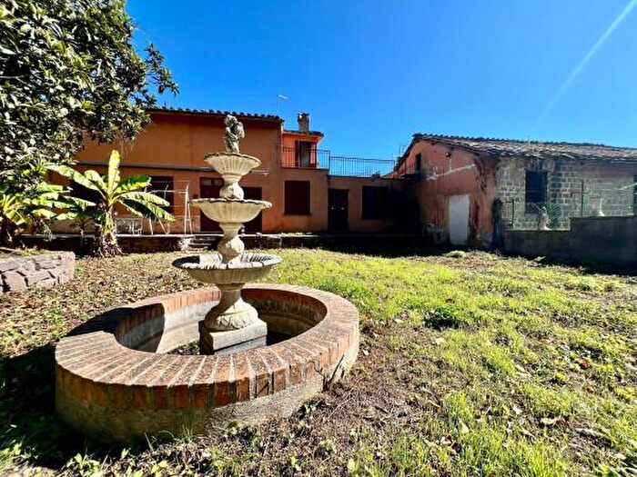 Casa con 6 locali in vendita in Via Capannacce, Ronciglione