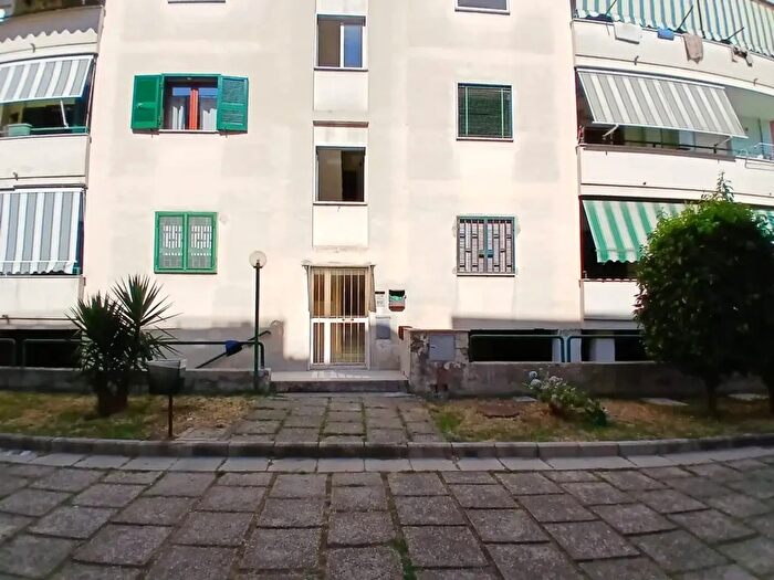 Appartamento trilocale in vendita in Via Antica Giardini, Giugliano In Campania