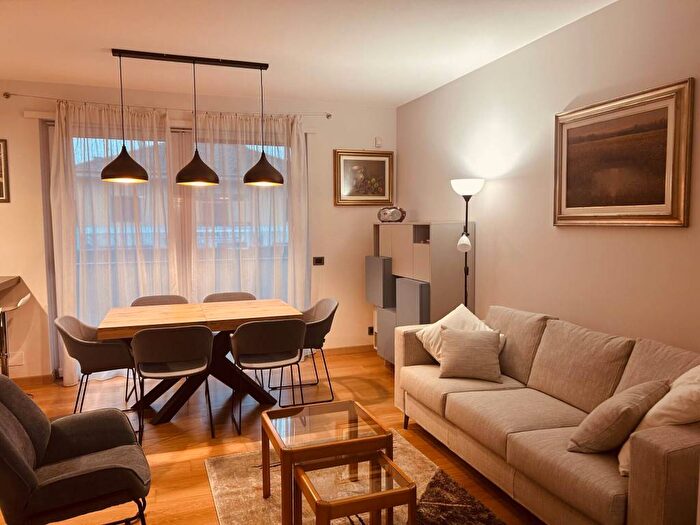 Appartamento trilocale in affitto in Giovanni XXIII, Centro, Domodossola