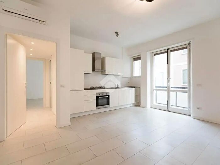 Appartamento bilocale in vendita in Via Palanzone, Milano